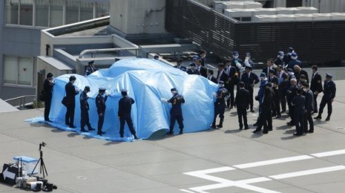 Неизвестные обрушили беспилотник на замок, к счастью взрыва не последовало