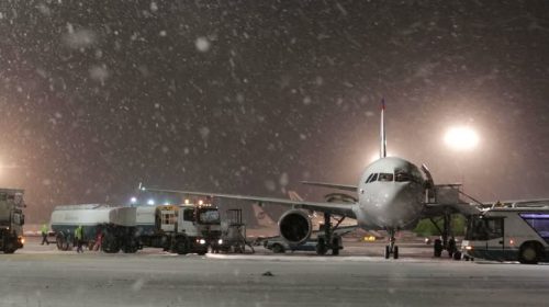 Самолет Москва-Санкт-Петербург заменили из-за сработавшего сигнала о неплотно закрытой двери