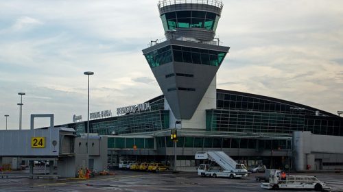 Аэропорт финской столицы закрыли из-за странного запаха