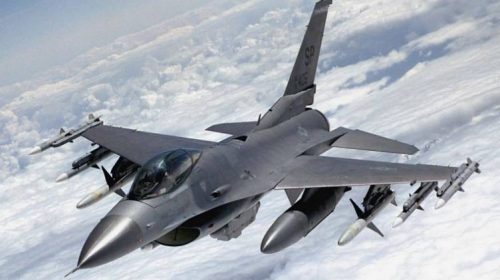 Беспилотный F-16  испытали в США