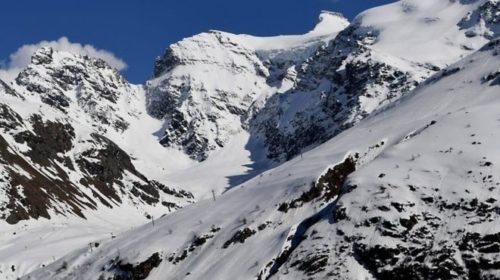 В Альпах три человека сорвались со спасательного вертолета