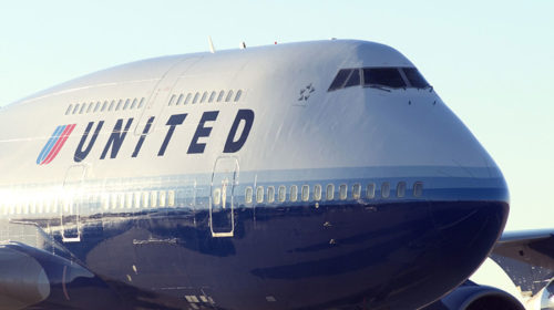 United Airlines продала другому человеку место, оплаченное пассажиром для своего ребенка