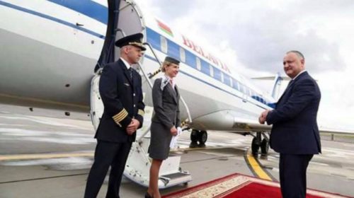 Президент Беларуси одолжил самолет Додону для возвращения в Кишинев