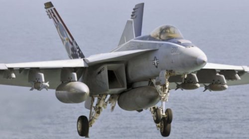 На F-18 американцы думают посадить дрон с ракетами