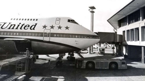 «Джамбо Джет» или легендарный «747-ой» проводили на пенсию