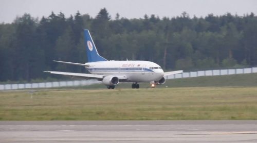 Самолет «Белавиа» приземлился с неисправным шасси