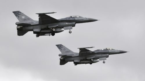 F-16 разбился на Тайване. Пилота ищут
