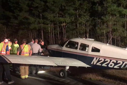 Пилот, рассказал как Бог помого посадить Piper PA-28 на шоссе