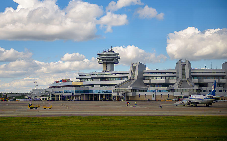 Минск 2 фото. Национальный аэропорт Минск. Минск национальный аэропорт , MSQ. Либревиль национальный аэропорт. Национальный аэропорт Минск 1983.