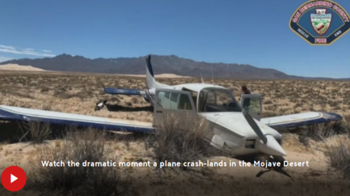 В пустыне пилот мастерски посадил самолет с отказавшим двигателем