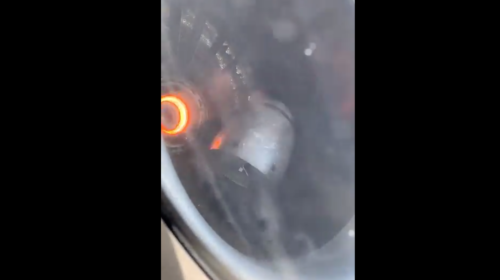 Пассажир снял на видео разрушение двигателя.Видео