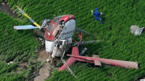 В Японии разбился вертолет задев провода высокого напряжения