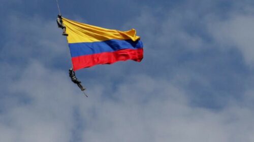 На авиашоу в Колумбии погибли двое военных