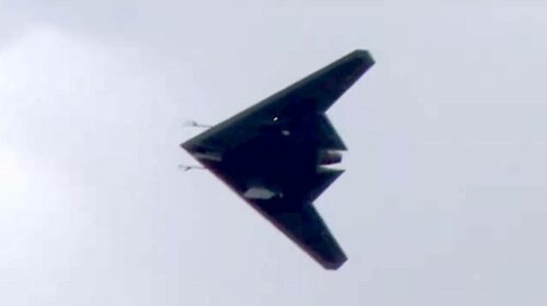 Опубликовано видео первого полета ударного БПЛА С-70 «Охотник»