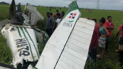В Доминикане разбился самолет после столкновения с линией электропередач