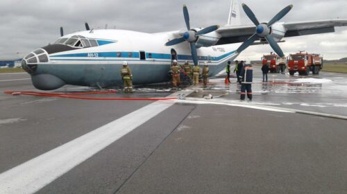 В Екатеринбурге «на брюхо» сел военно-транспортный Ан-12
