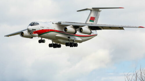 Опять за гуманитаркой? Военно-транспортный самолет снова летит в Пекин