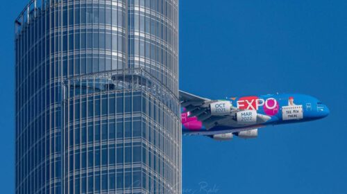 A380, выползающий из Бурдж-Халифы