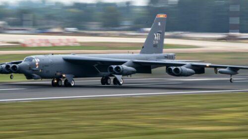 Boeing показал как будет выглядеть B-52 после модернизации
