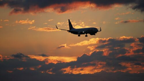 Авиакомпании 40 стран попросили ИКАО разрешить полеты с одним пилотом из-за дефицита кадров и растущих затрат