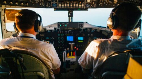 76% пилотов признались, что засыпали во время полётов