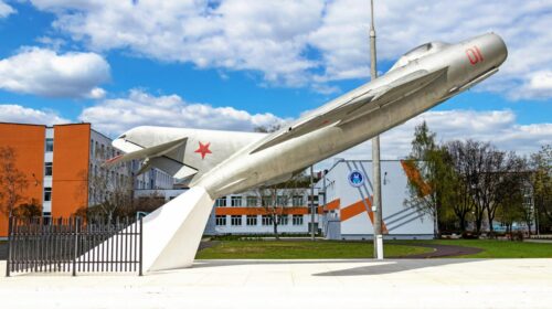 14 января 1950 года совершил первый полет советский реактивный истребитель МиГ-17