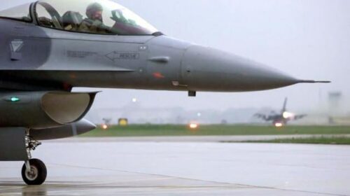 США заявили об отсутствии на Украине достаточного числа летчиков, способных управлять F-16