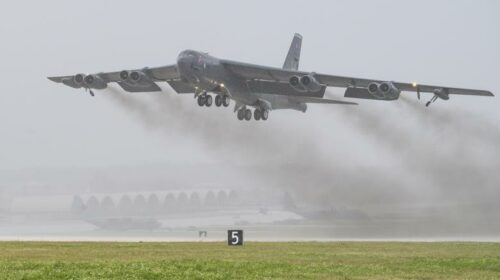 Омоложение стариков задерживается: модернизацию B-52 отложили до 2033 года