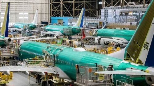 Рабочие Boeing отвергли рекордное повышение зарплаты и начали забастовку