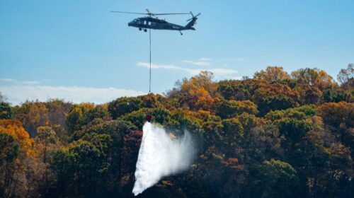 Беспилотный Black Hawk испытали в роли пожарного