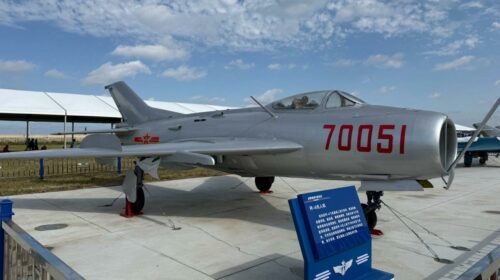 Китай представил J-6W: истребитель МиГ-19 превращён в ударный дрон