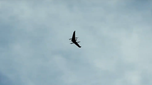 Baykar испытывает воздушного «носителя-роя»: турецкий VTOL запускает FPV-дроны в двух режимах