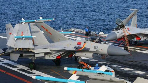 Опасная «подсветка»: китайский J-15 дважды взял на прицел японские F-15 над Восточно-Китайским морем