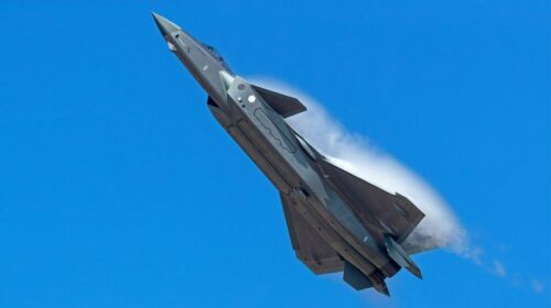 Китай готовит новую модернизацию истребителя пятого поколения J-20