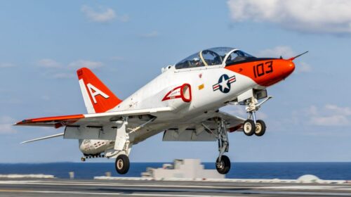 Новый этап: ВМС США ищут замену учебному реактивному самолету