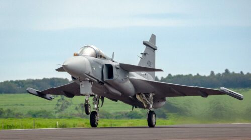 Первый Gripen E бразильской сборки поднялся в воздух